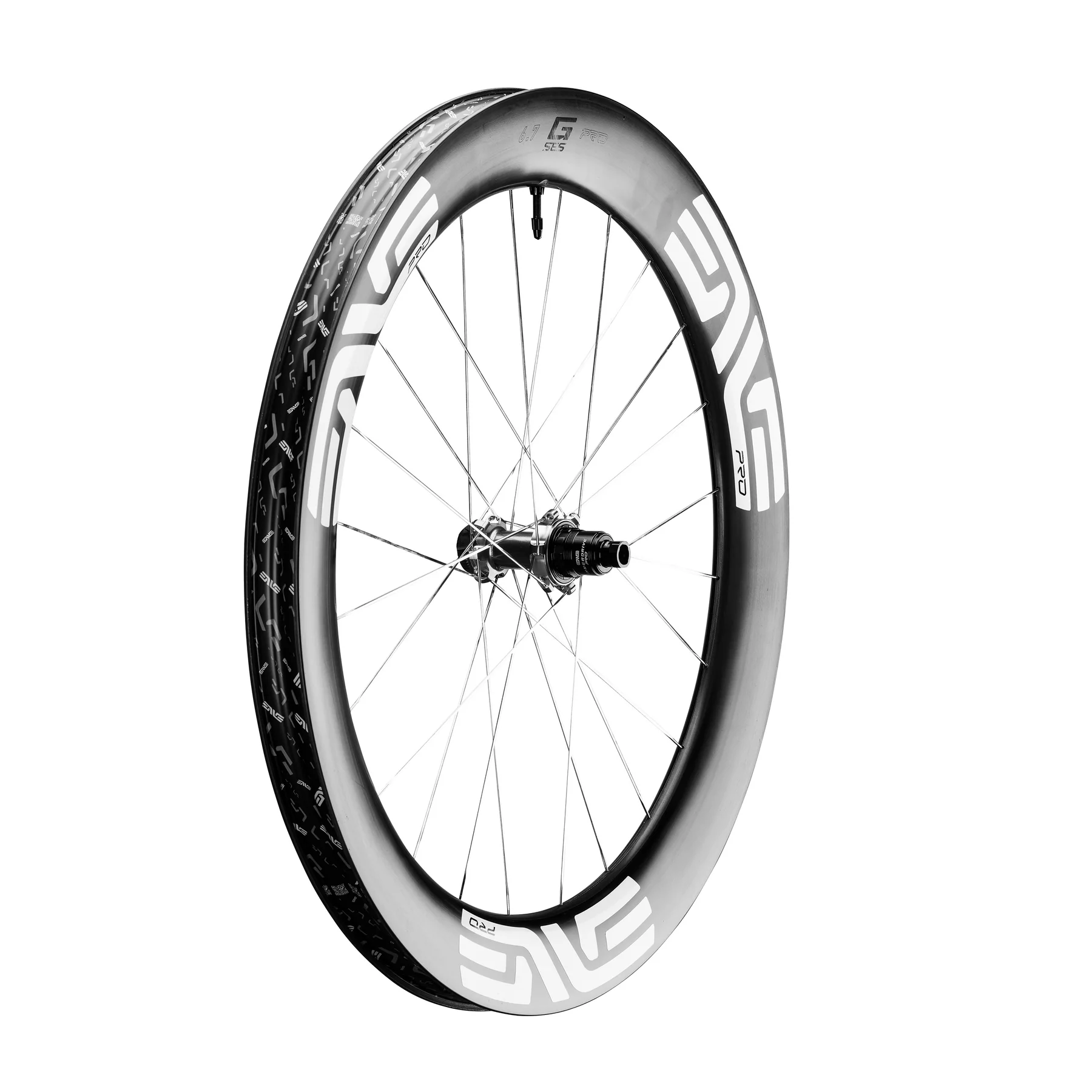 ENVE_SES-6.7_Pro_Rear_White_Stem_Up_Quarter_View_b38258b6-6160-4a46-a251-aed5b286c54a.webp Roue Arrière ENVE G SES 6.7 PRO – Image 1