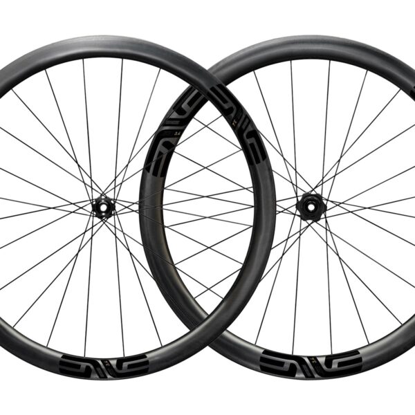 Roues de route en carbone Enve SES 3.4 noires 39/43 mm, compatibles avec freins à disque et tubeless, 2024-2025